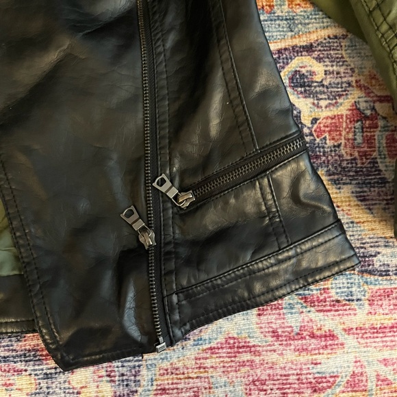 Women’s Small Black and Green Women's Motorcycle Jacket - Picture 2 of 4